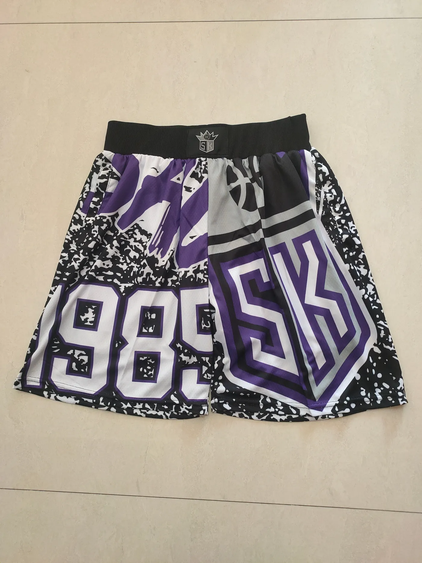 SACRAMENTO KINGS BLACK SHORTS