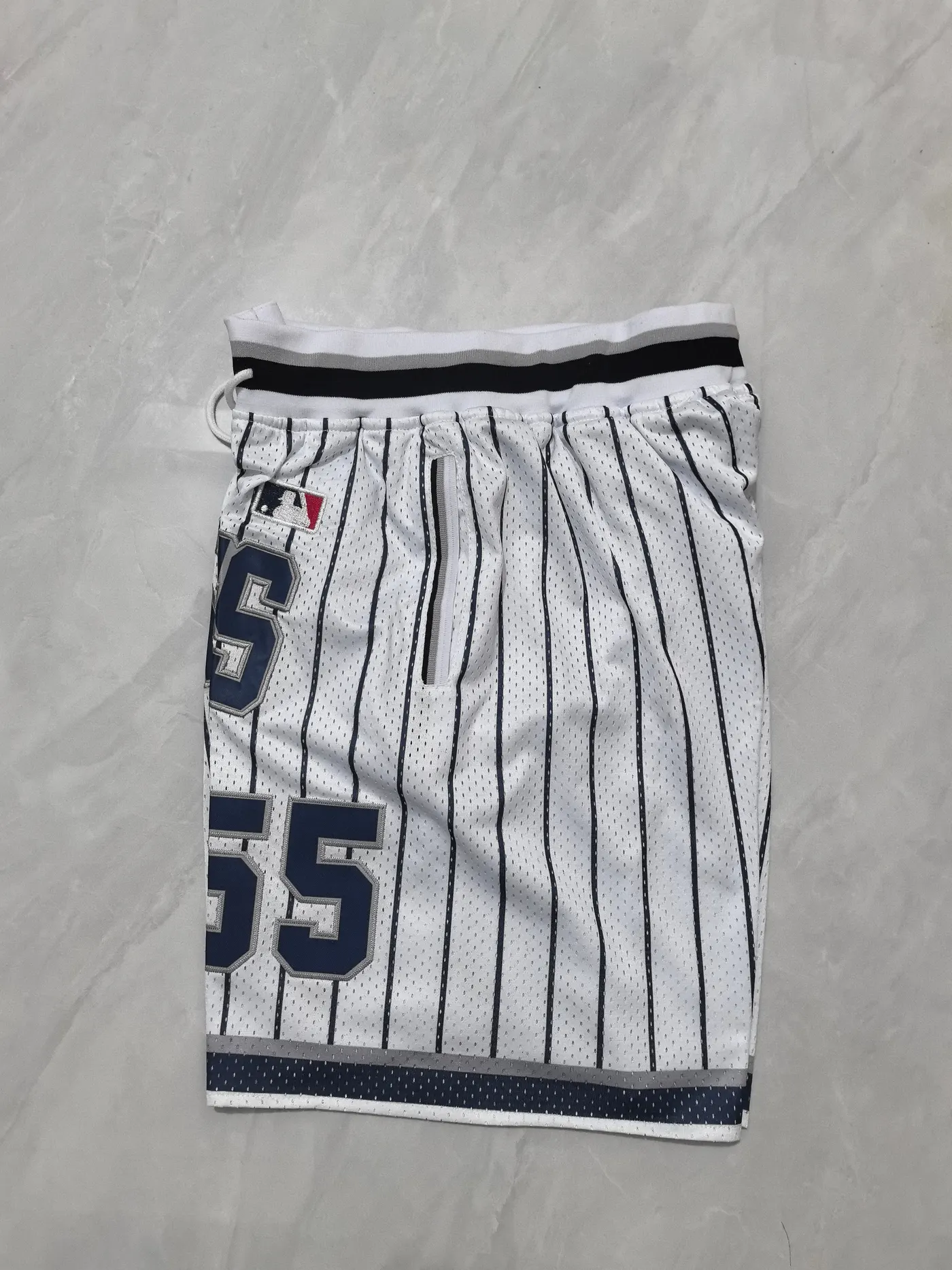 NEW YORK YANKEES WHITE SHORTS