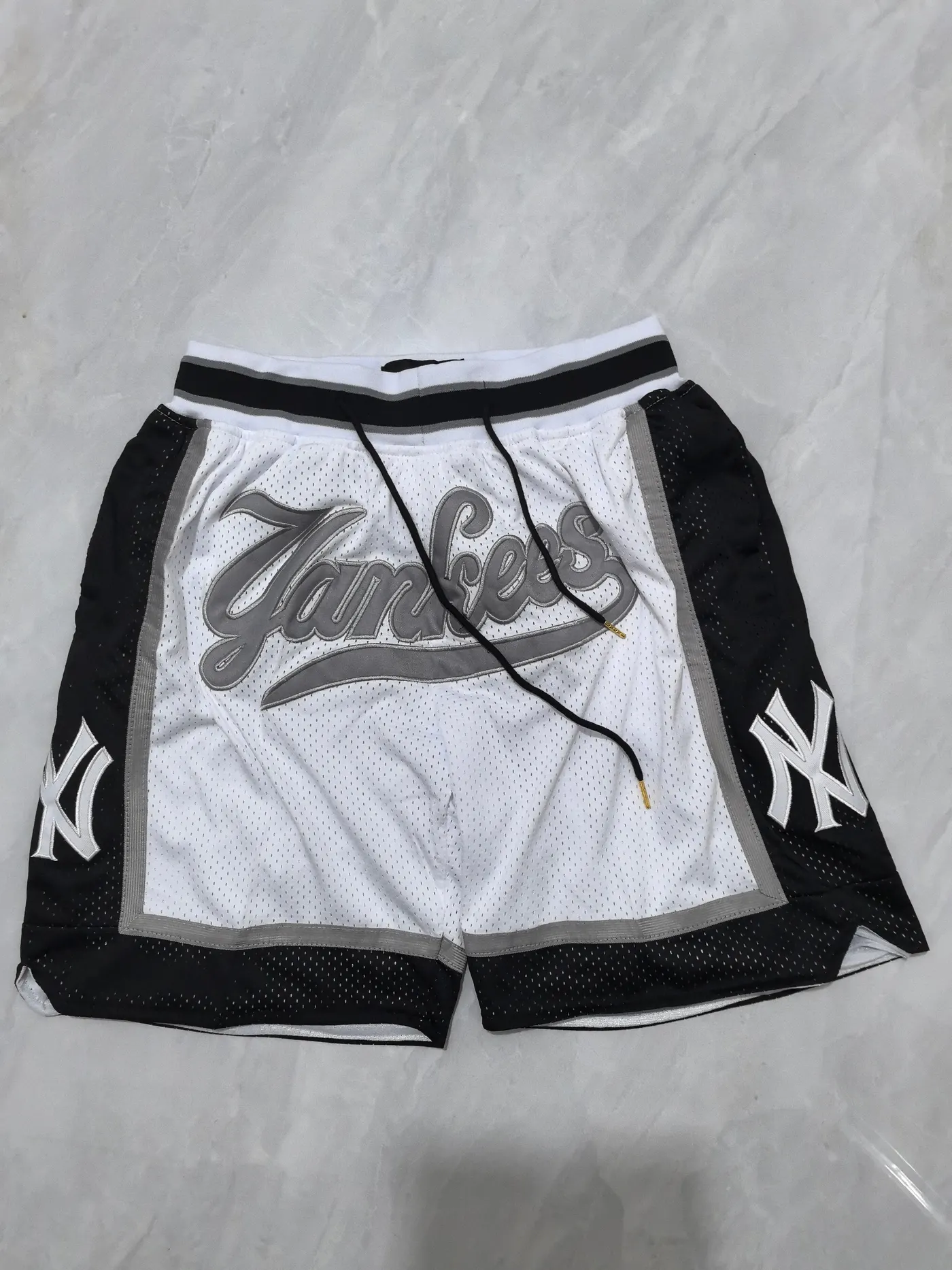NEW YORK YANKEES WHITE SHORTS