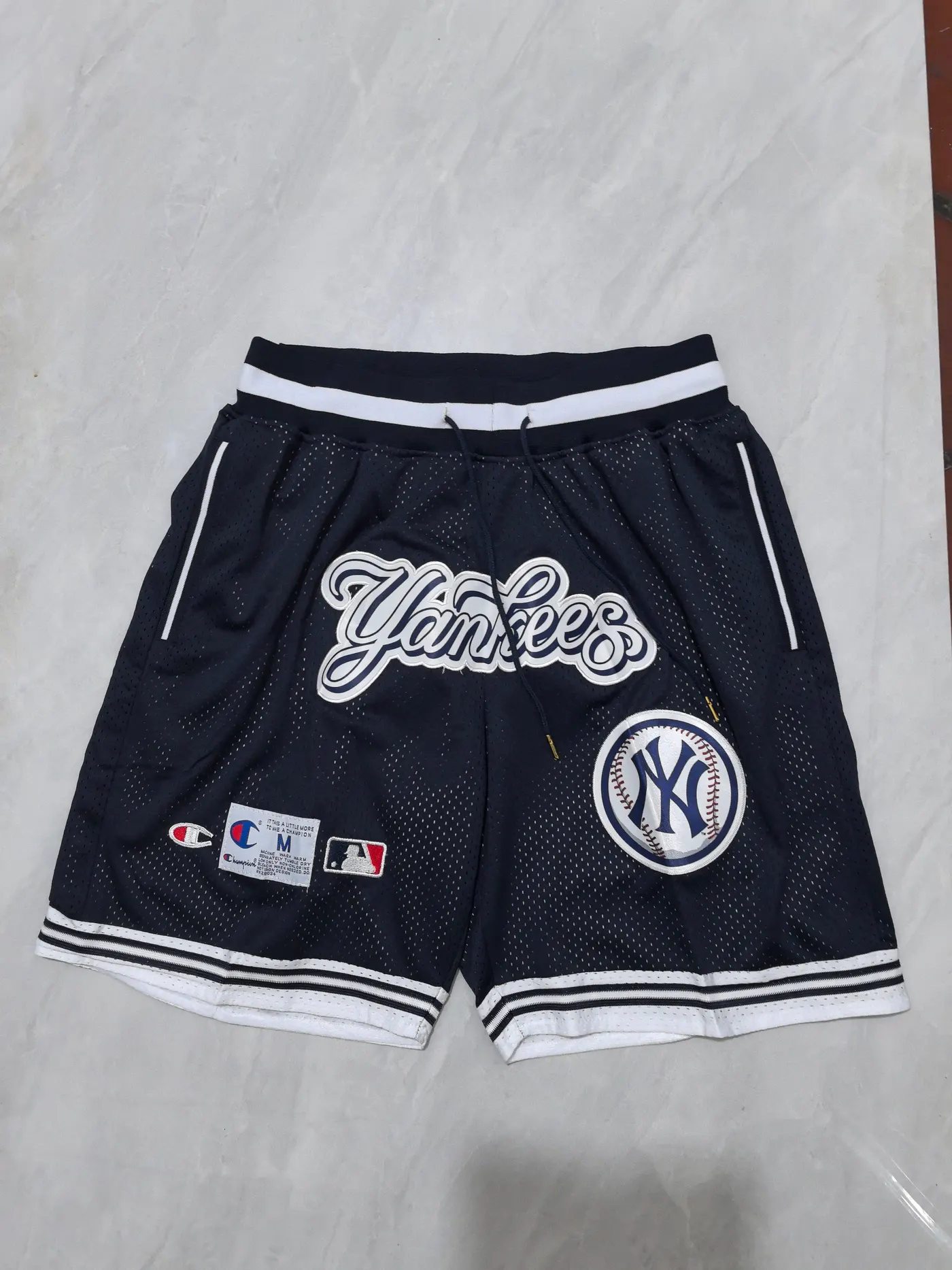 NEW YORK YANKEES BLUE SHORTS