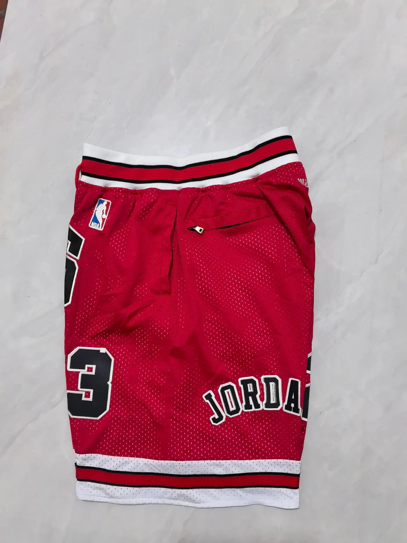 CHICAGO BULLS RED SHORTS