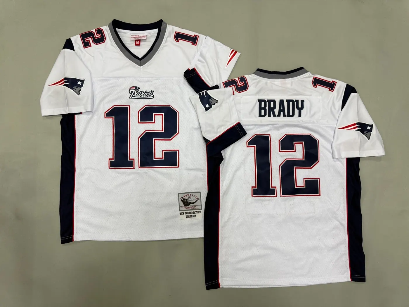 NEW ENGLAND PATRIOTS TOM BRADY WHITE VINTAGE JERSEY