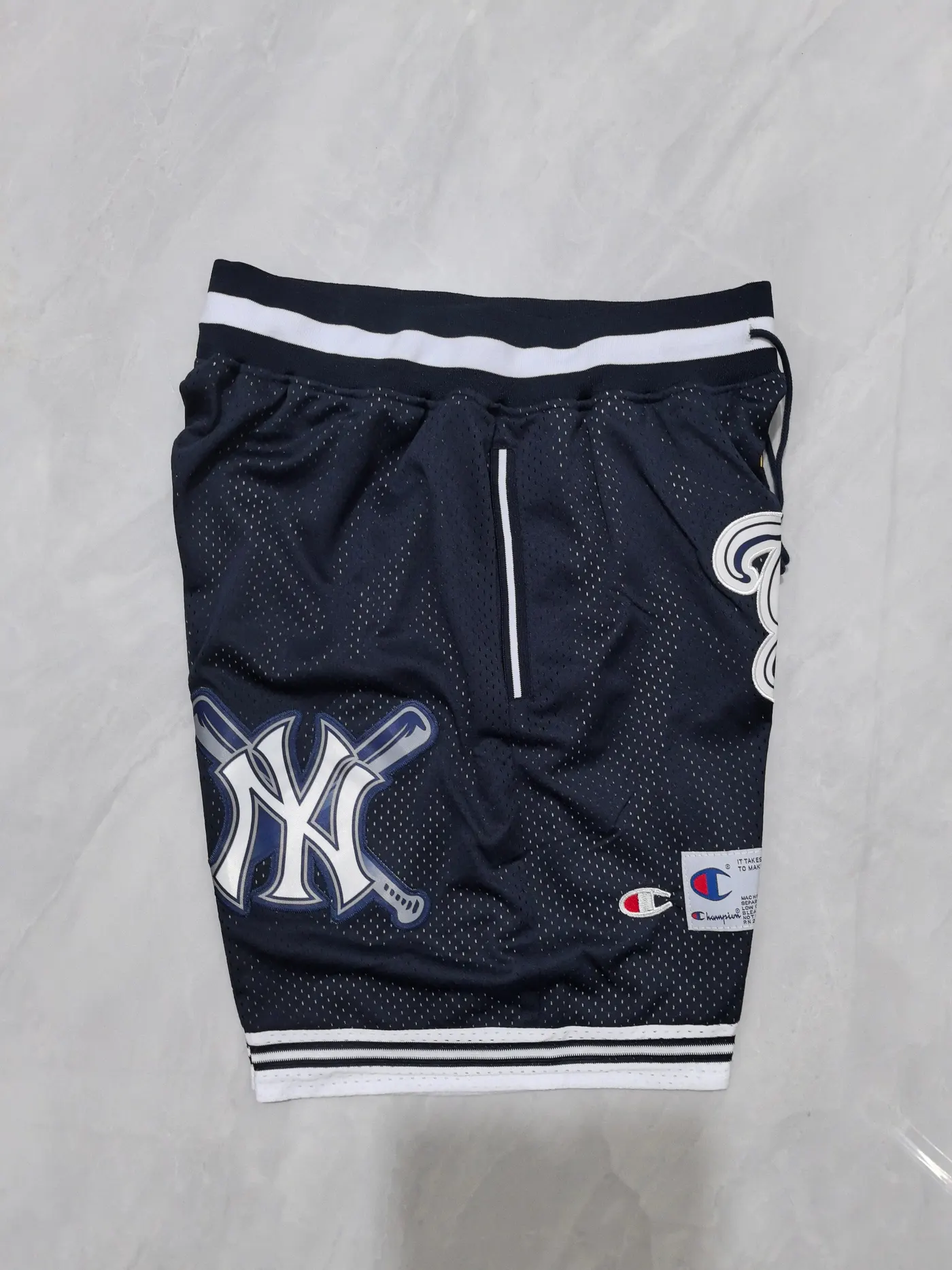 NEW YORK YANKEES BLUE SHORTS
