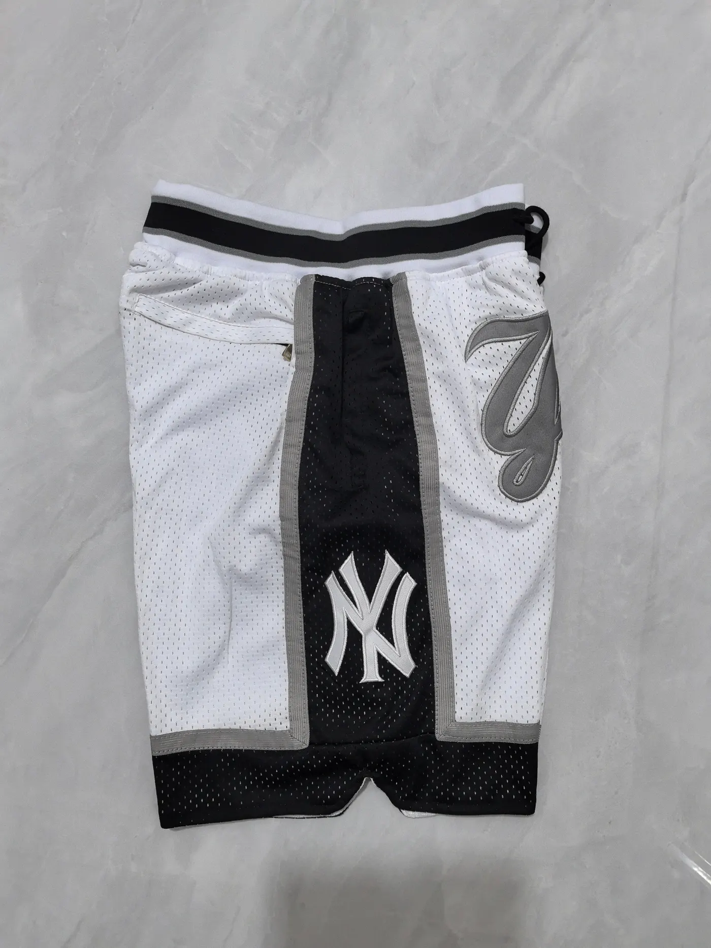 NEW YORK YANKEES WHITE SHORTS