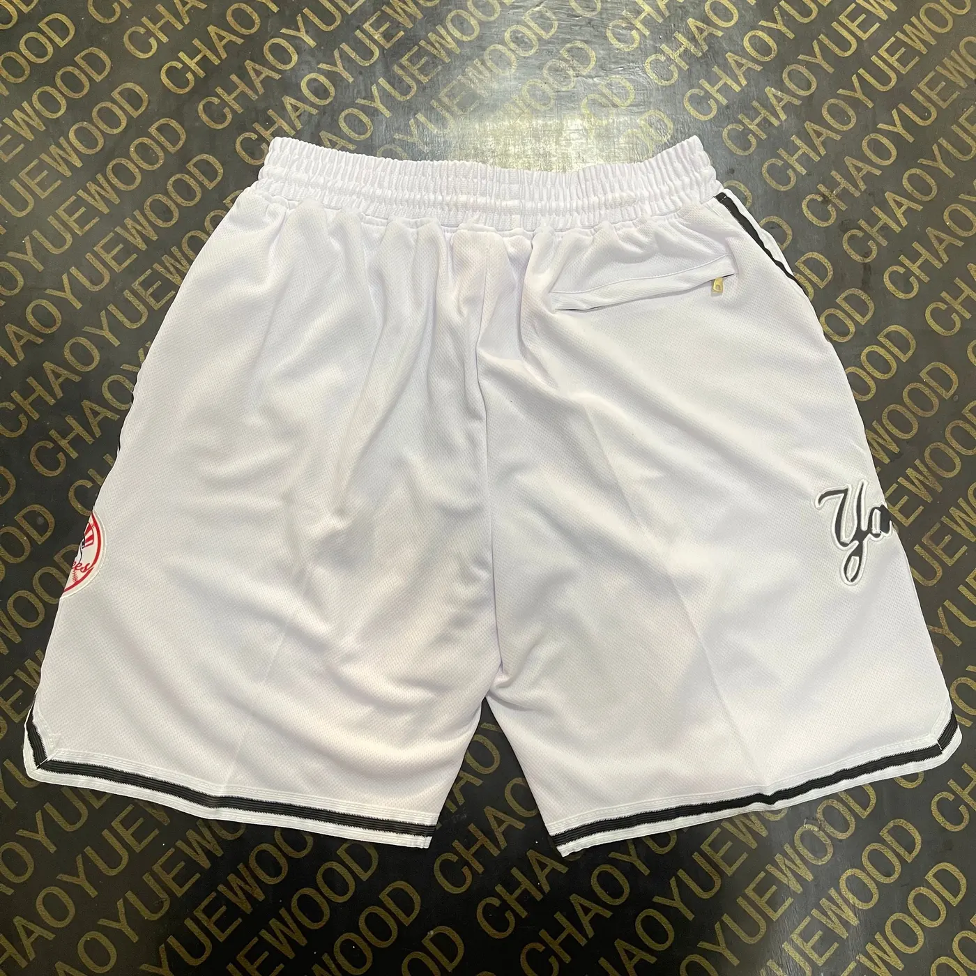 NEW YORK YANKEES WHITE SHORTS