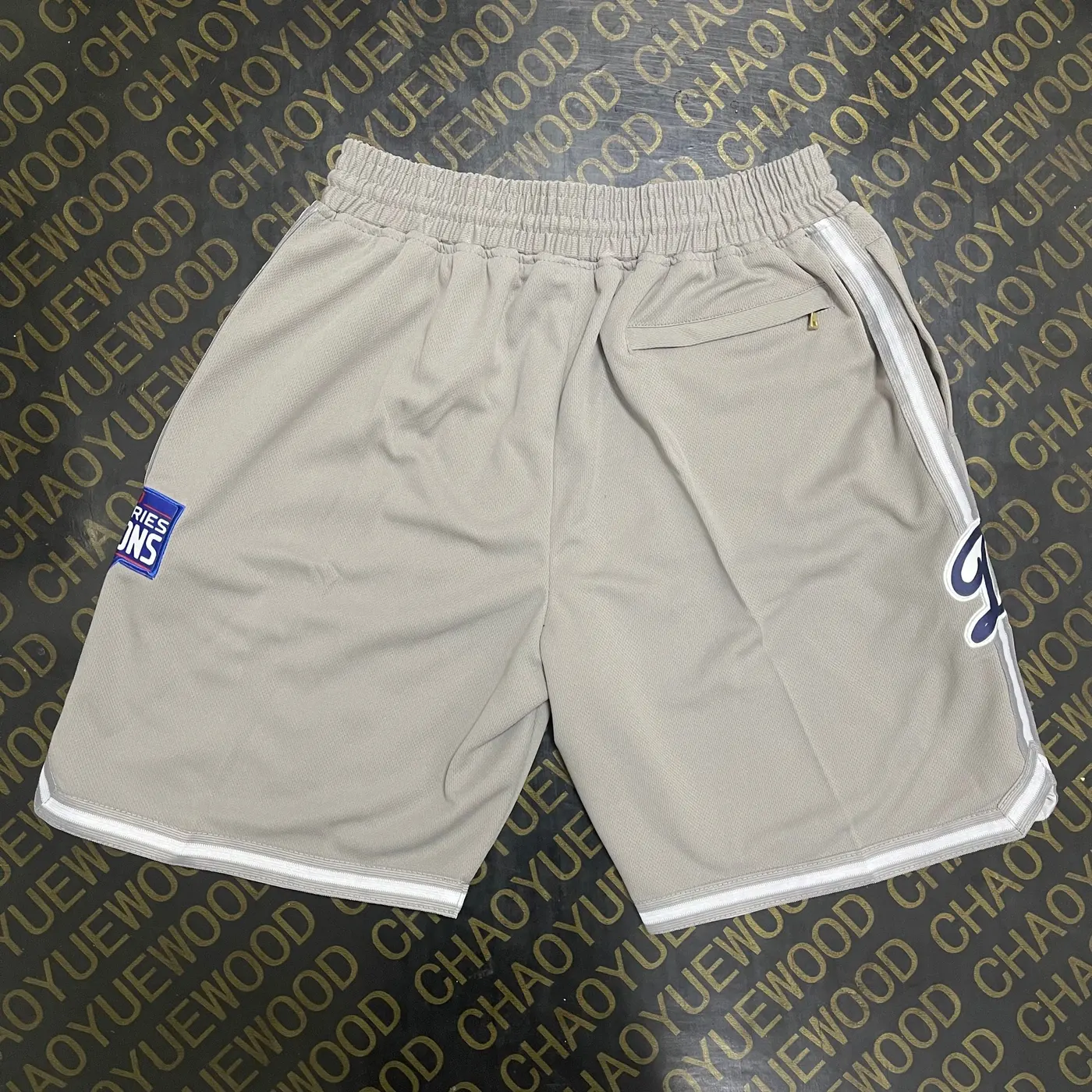 LOS ANGELES DODGERS GREY SHORTS