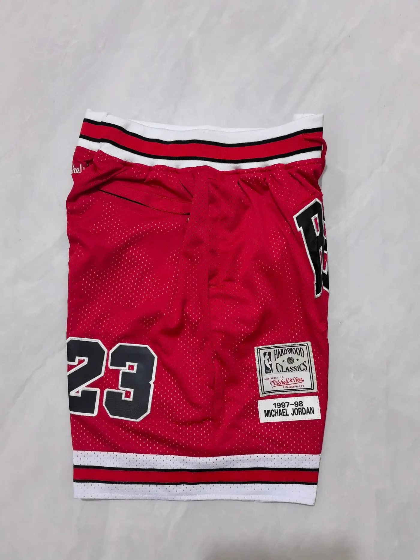 CHICAGO BULLS RED SHORTS
