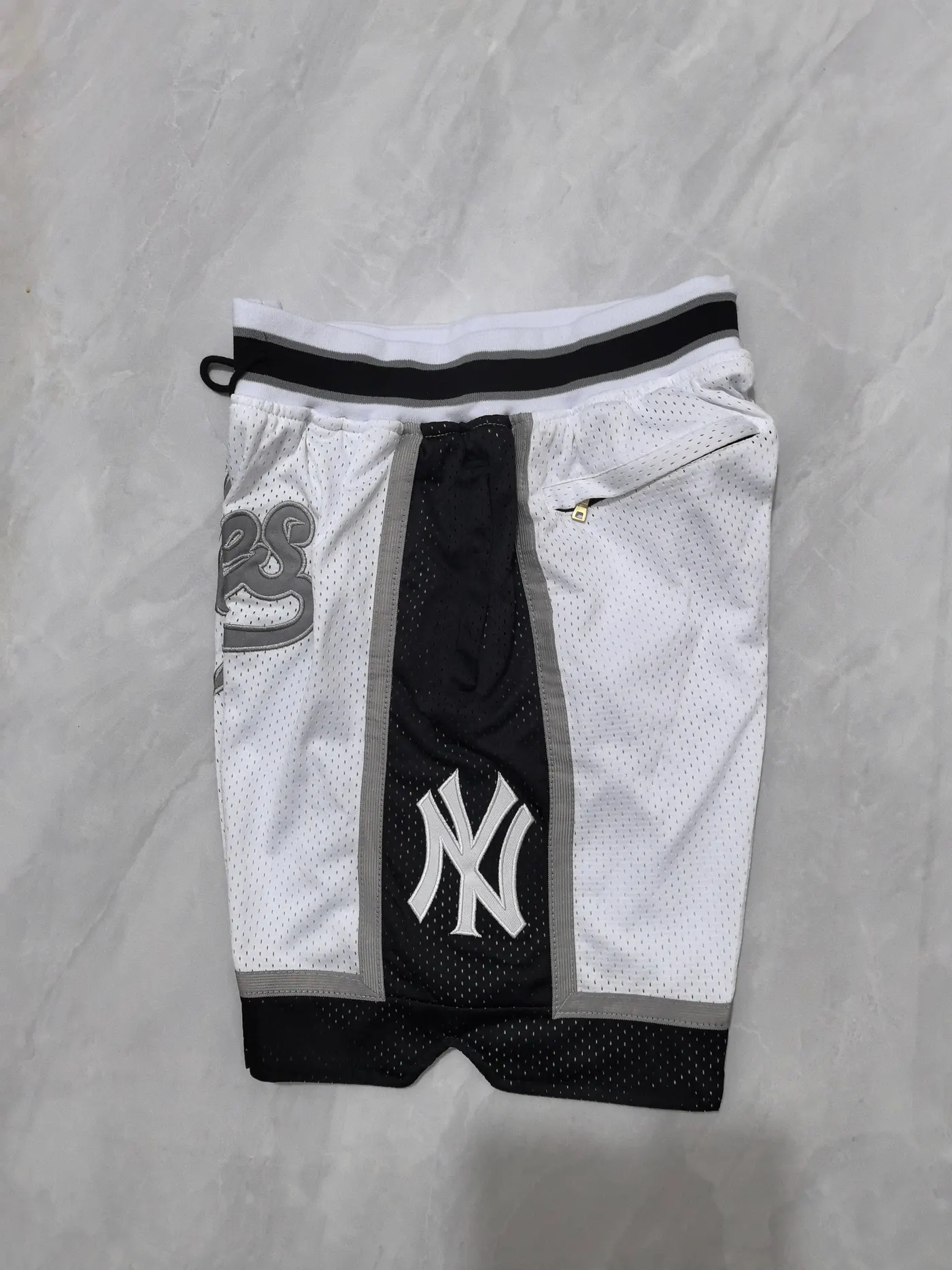 NEW YORK YANKEES WHITE SHORTS