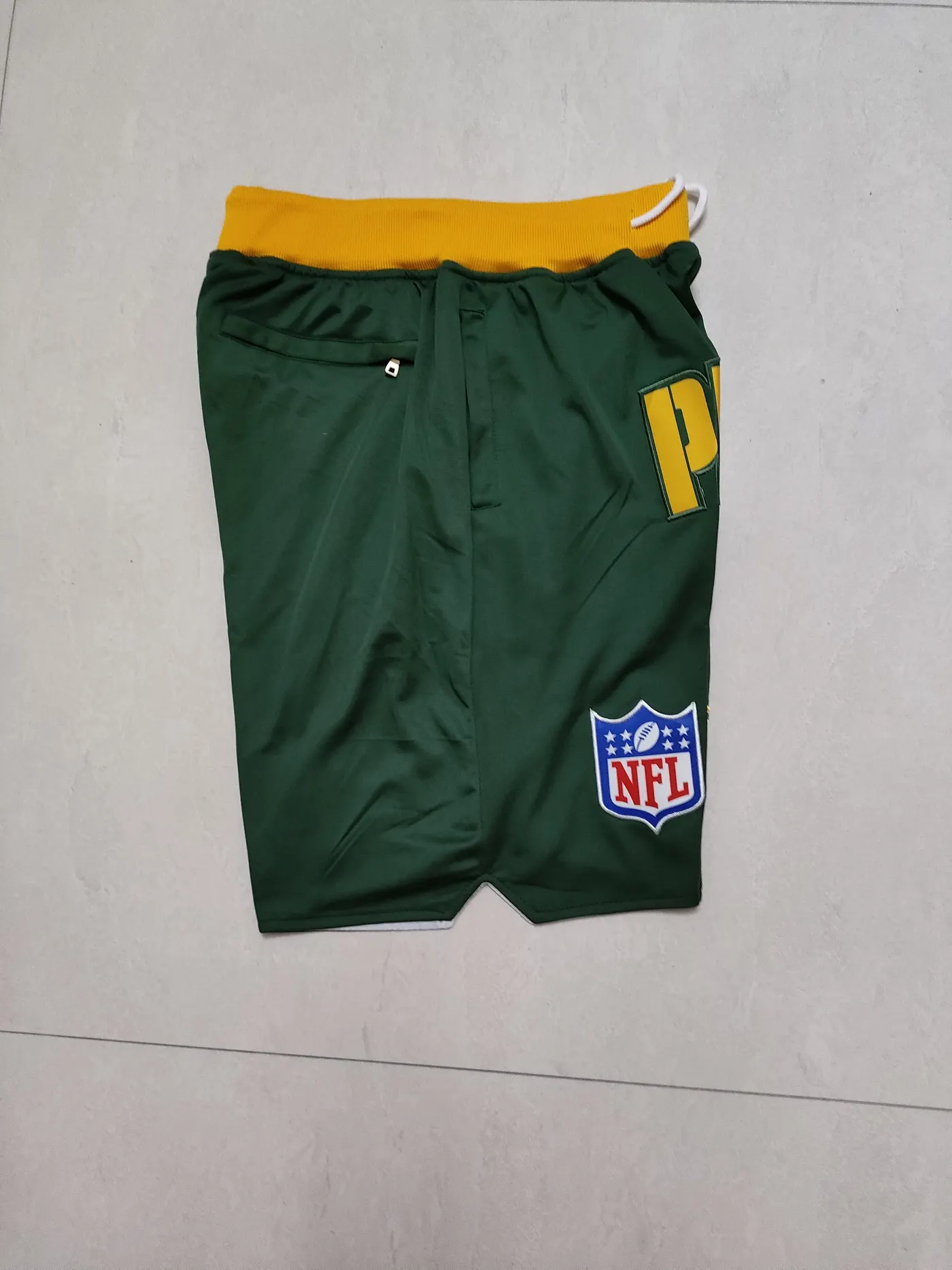 GREEN BAY PACKERS GREEN SHORTS