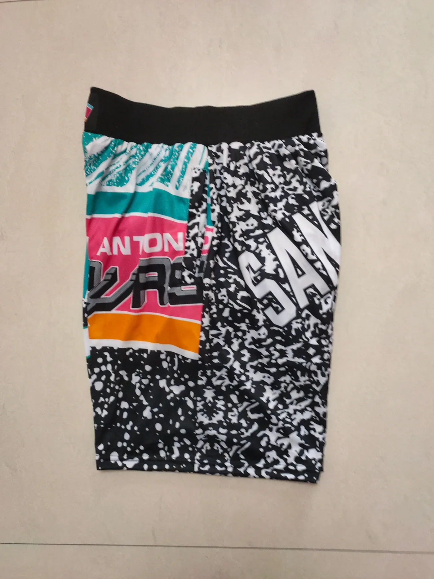SAN ANTONIO SPURS BLACK SHORTS