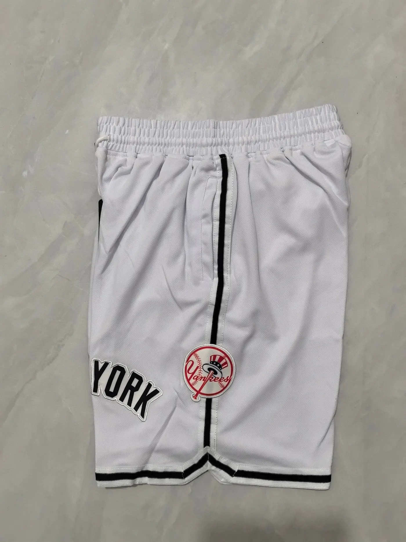NEW YORK YANKEES WHITE SHORTS