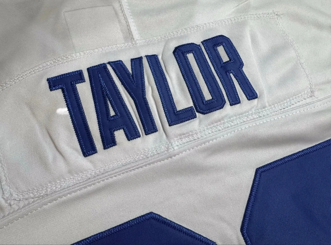 INDIANAPOLIS COLTS JOHNATHAN TAYLOR WHITE JERSEY