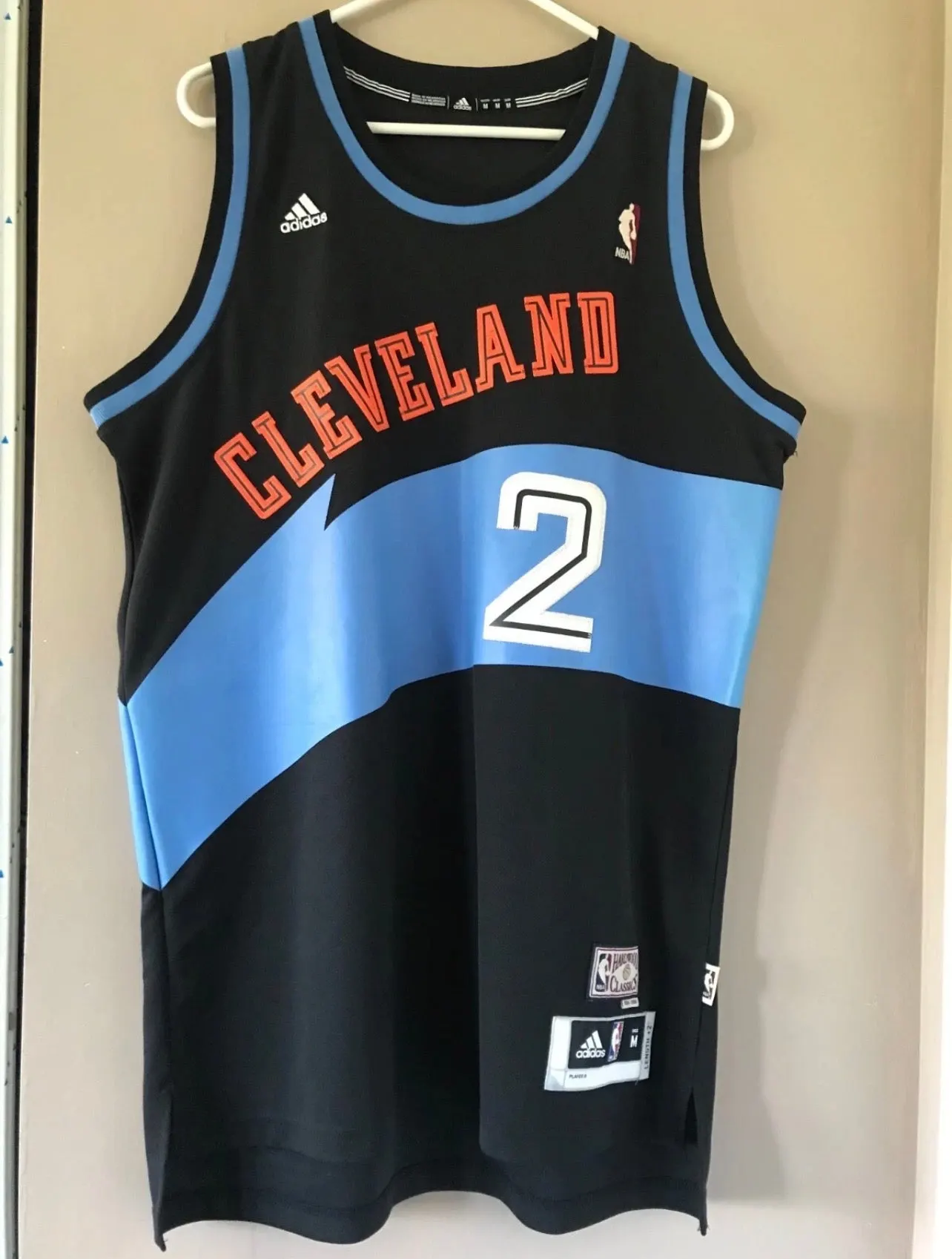 Cleveland Cavaliers Kyrie Irving blue jersey