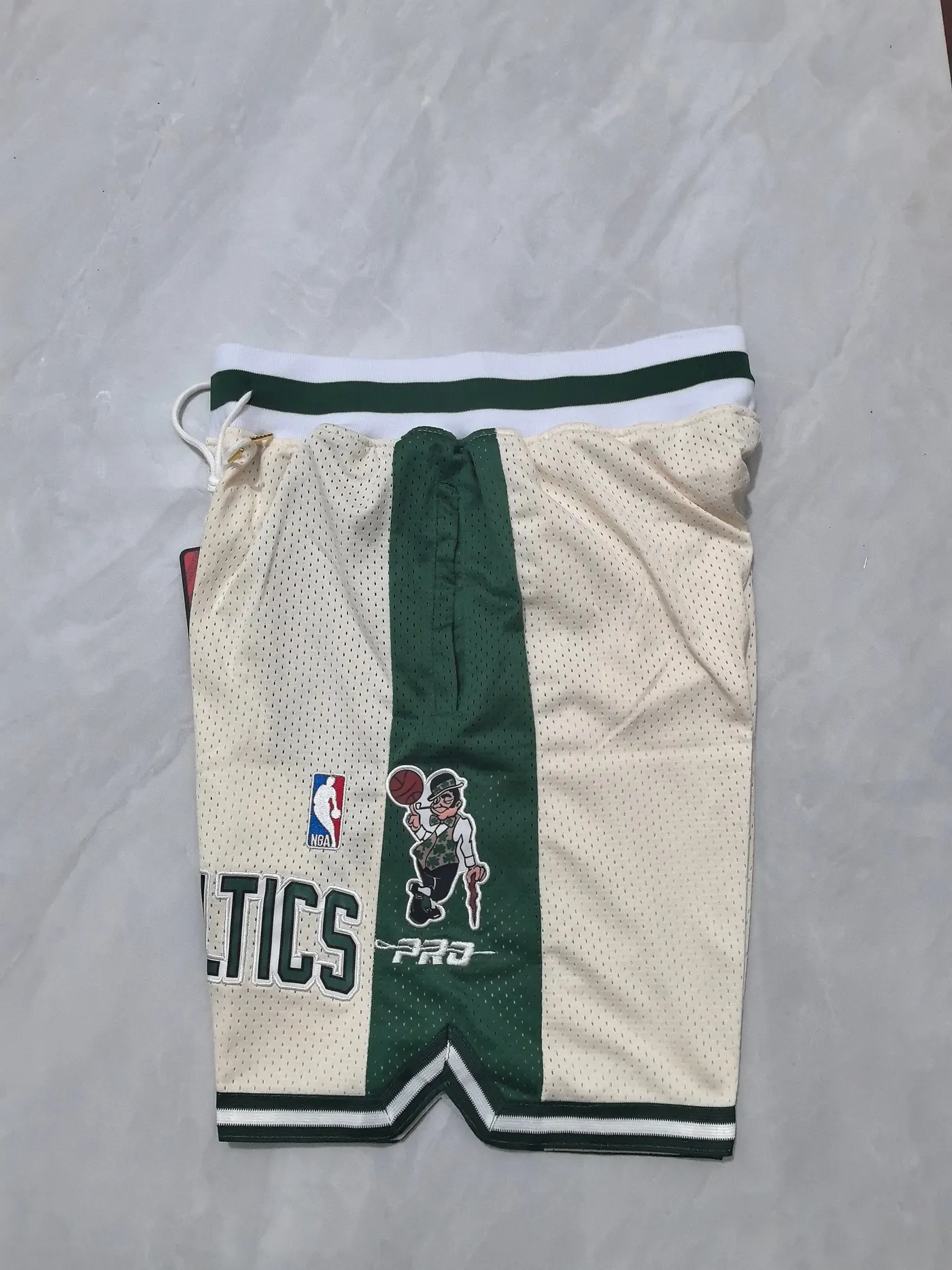 BOSTON CELTICS BEIGE SHORTS