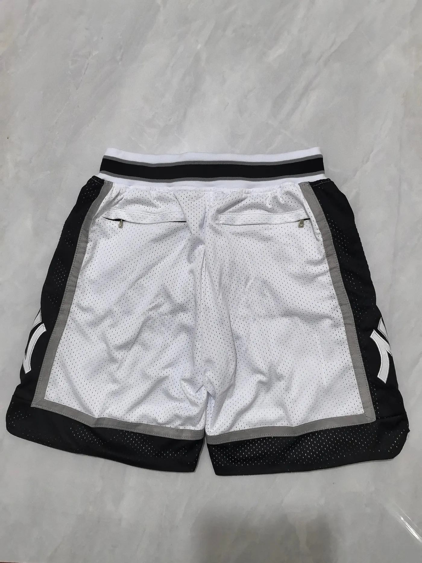 NEW YORK YANKEES WHITE SHORTS