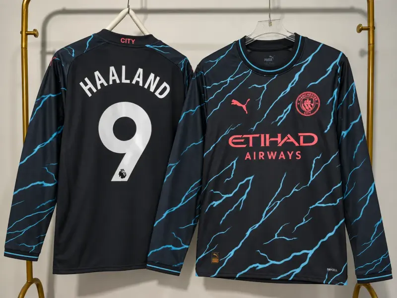 MANCHESTER CITY ERLING HAALAND LIGHTNING BLACK LONG SLEEVE JERSEY